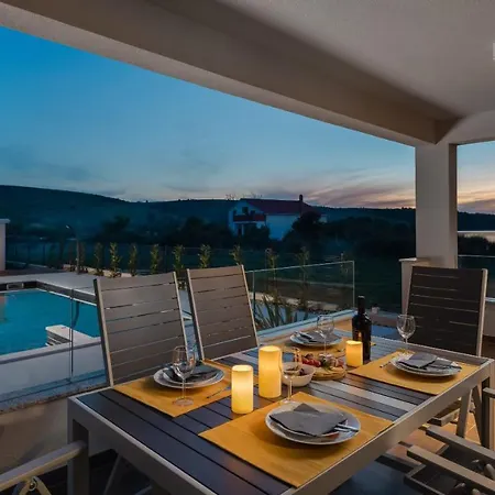Sunset Bay - Amazing View And Large Heated Pool *
