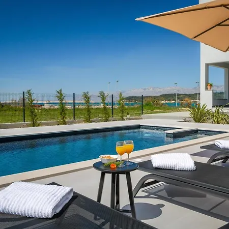 Sunset Bay - Amazing View And Large Heated Pool Villa *